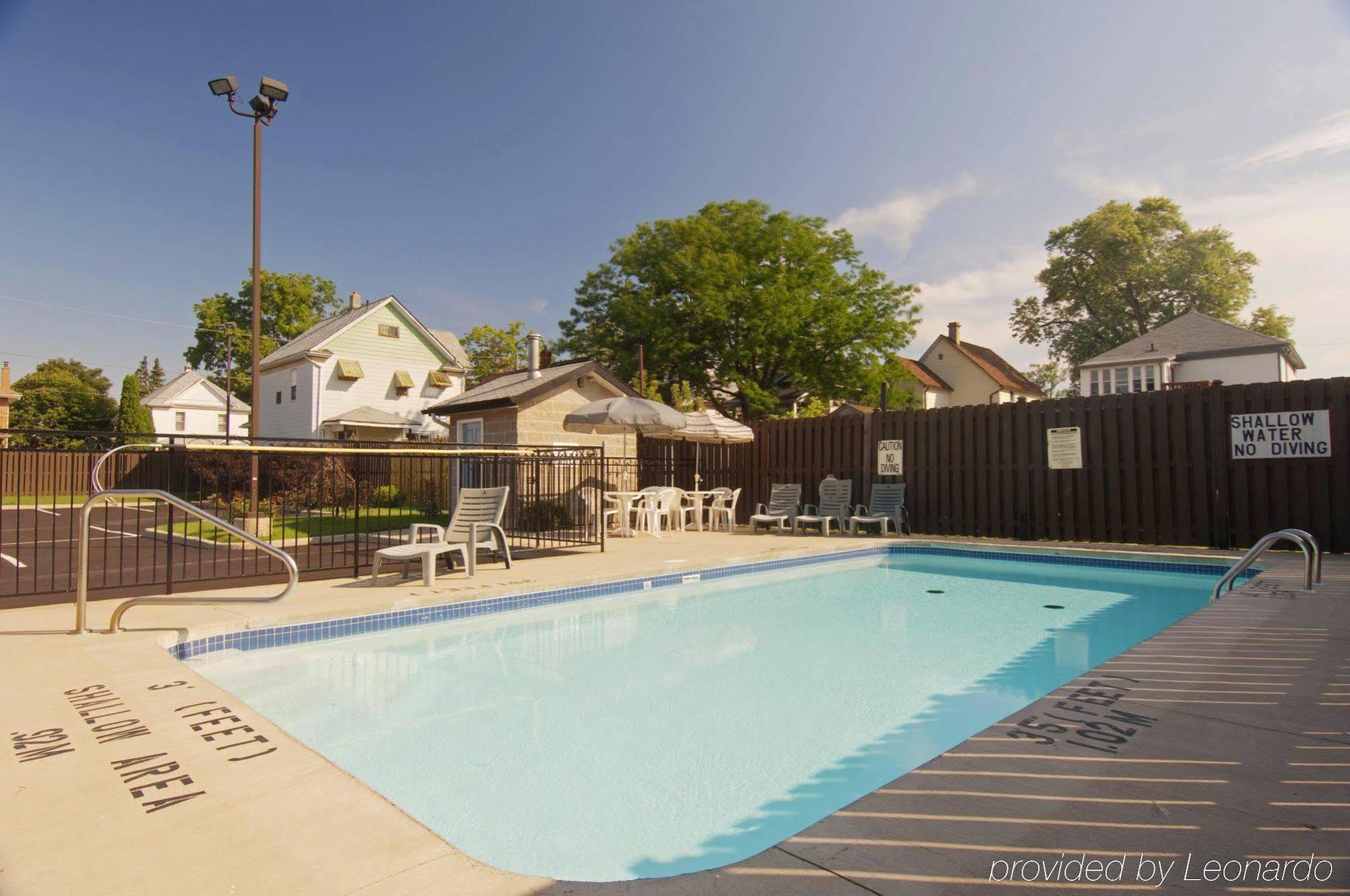 Super 8 By Wyndham Niagara Falls By The Falls Hotel Facilities photo